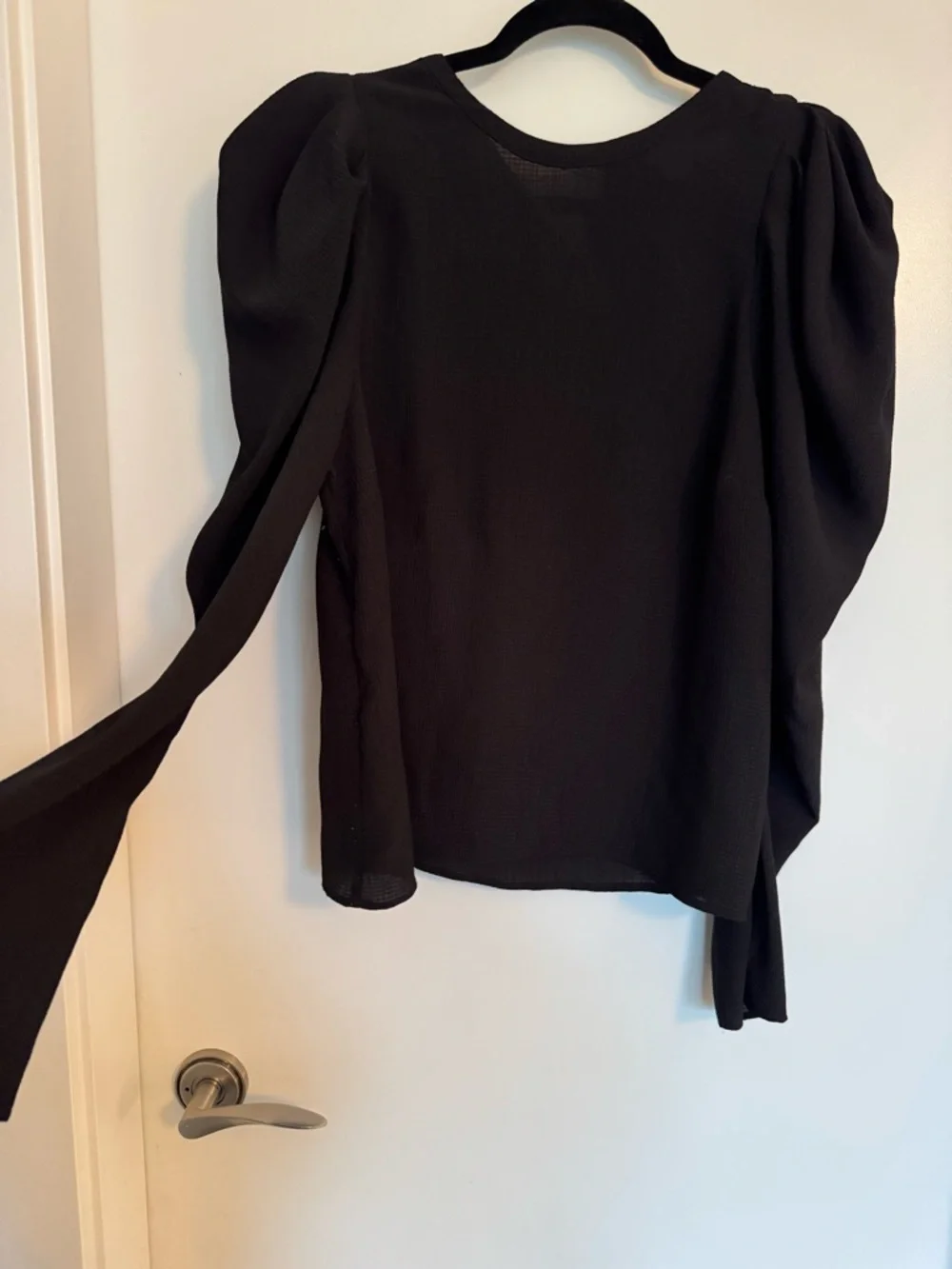 H&M Black Puff Sleeve Blouse Size Medium - Picture 5 of 8
